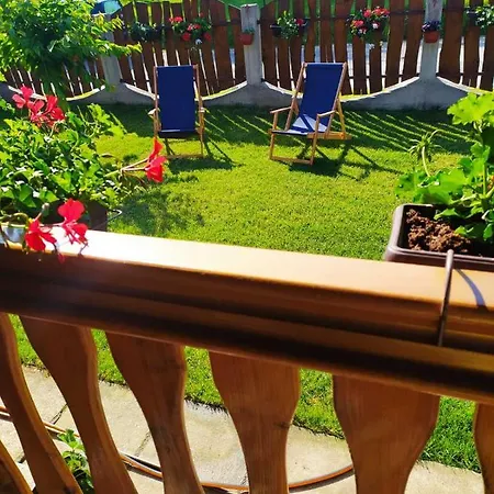 Domacinska Kuca بيت خشبي أراندجيلوفاك