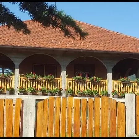 Domacinska Kuca *